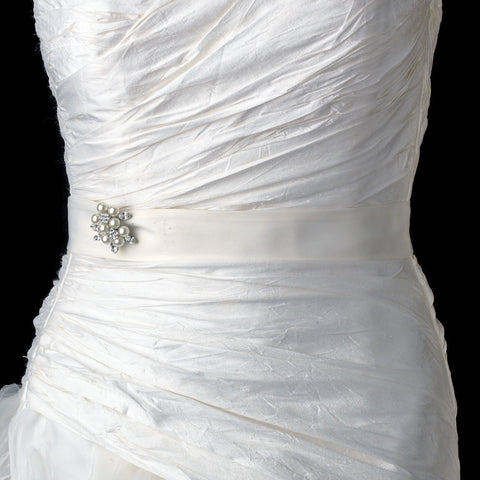 Antique Silver Diamond White Pearl and Rhinestone Bridal Wedding Brooch 118